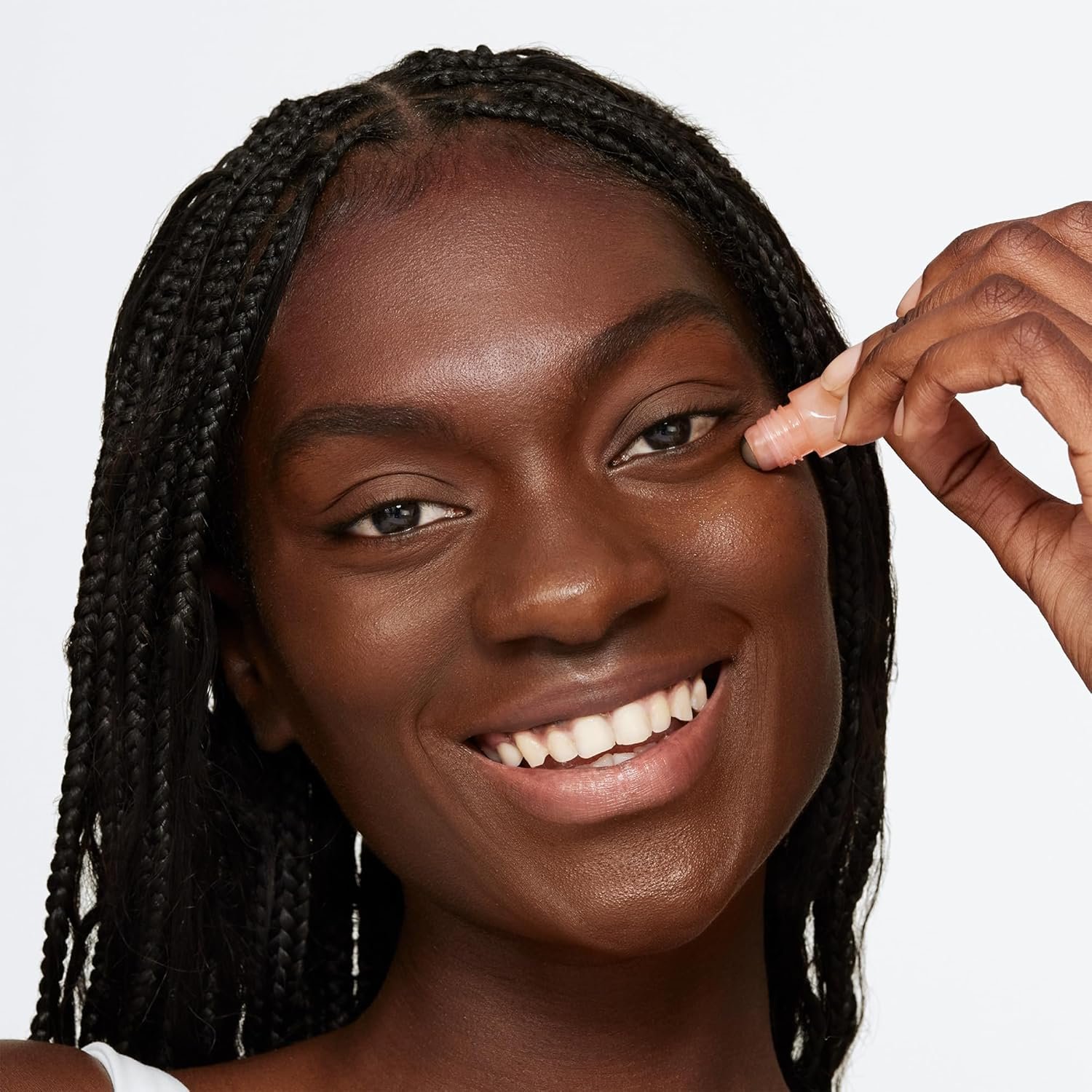 Clinique All About Eyes Serum De-Puffing Eye Massage For Dark Circles With Caffeine | Hydrating, Brightening + Depuffing, 0.5 fl. oz - Image 3