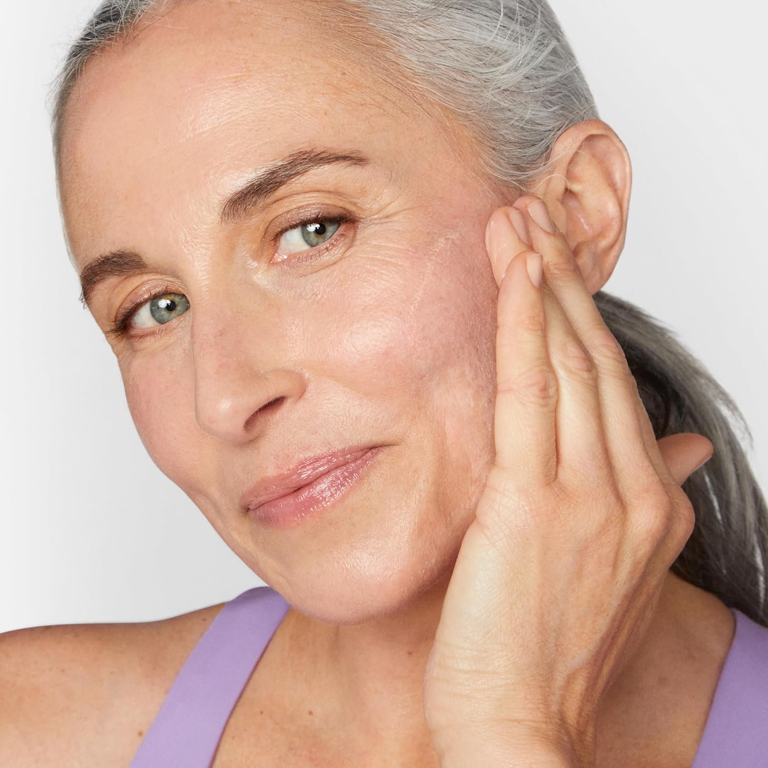 Clinique Smart Clinical Repair Wrinkle Correcting Anti Aging Rich Face Cream with Peptides + Hyaluronic Acid For Very Dry to Dry Combination Skin Types | Hydrating, 1.7 Fl Oz - Image 5