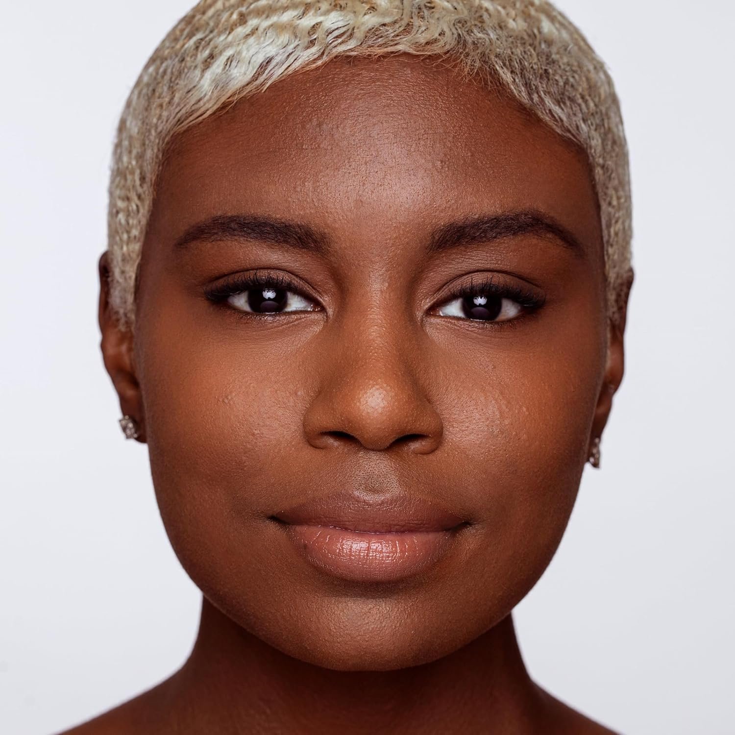 Jouer Essential High Coverage Liquid Concealer - Soft Matte Finish - Color Corrector for Spot Coverage, Under Eye Dark Circles and Contour, CremeBrulee - Image 3